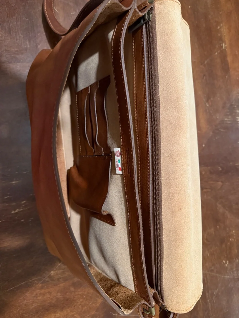 I Medici Postina Leather Messenger Bag